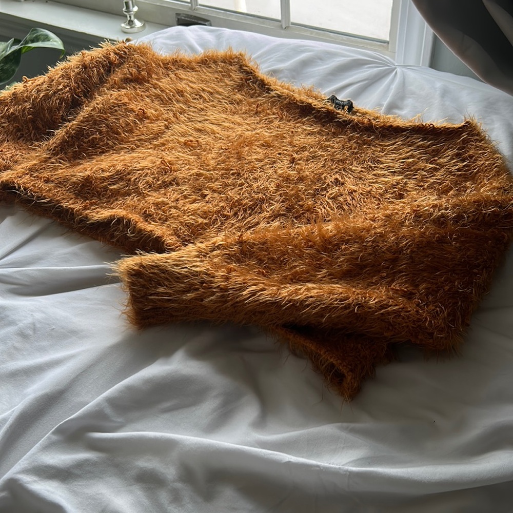 Women’s fuzzy cropped sweater